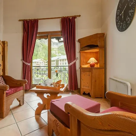 Residence Le Cristal Apartments - Happy Rentals Chamonix