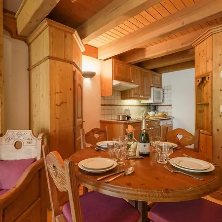 Apartment Residence Le Cristal Apartments - Happy Rentals Chamonix