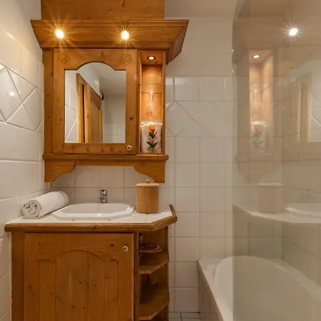 Apartment Residence Le Cristal Apartments - Happy Rentals Chamonix